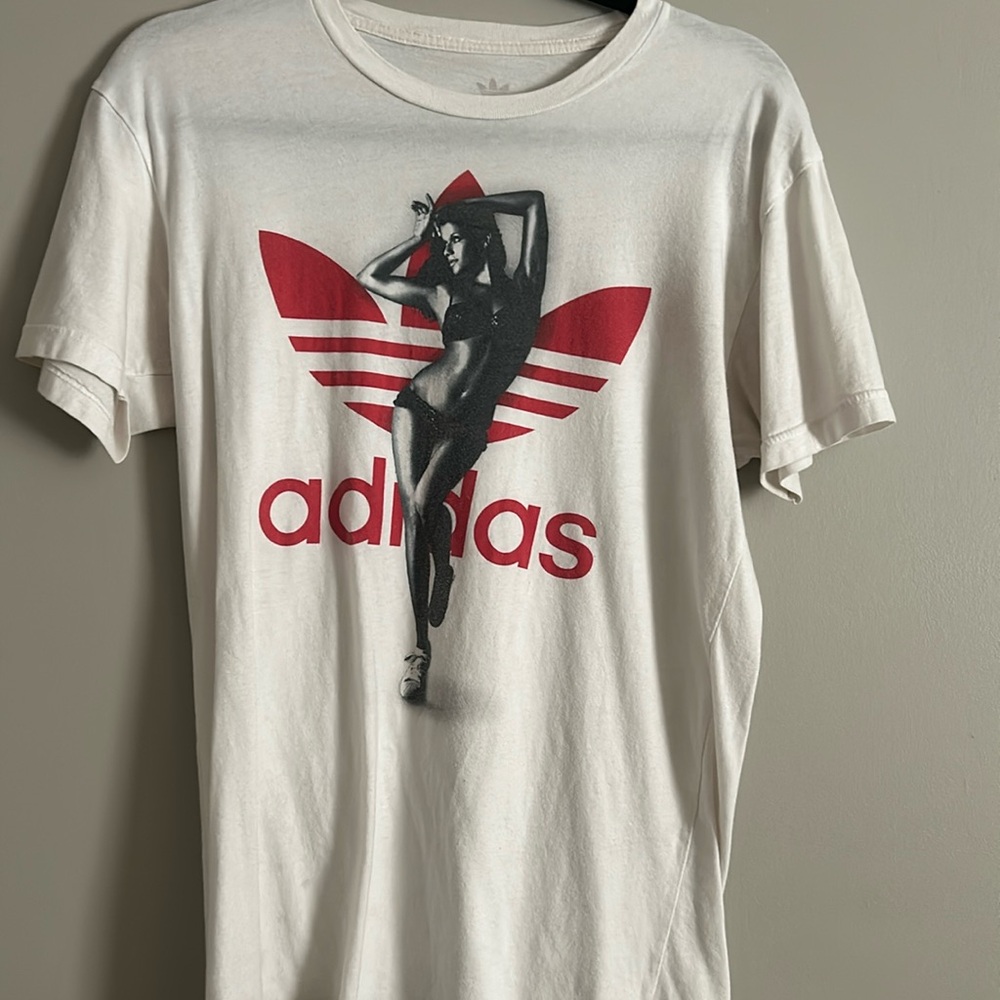 CLASSIC VINTAGE ADIDAS TEE - WOMEN OR MEN